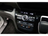 オートエアコン装備♪室内温度を設定すれば自動的に風量の調整をしてくれます♪車内をいつでも快適に保てます♪