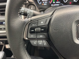 ステアリングにオーディオ操作スイッチが付いています。オーディオ画面に直接タッチしなくても操作が出来ますので、運転に集中できます。