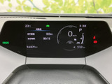 速度やシフト位置、走行距離などの情報がまとまって表示され、運転に必要な内容を確認しやすいレイアウトです。表示が見やすく整理されているため、出発前や運転中の確認に役立ちます。
