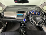 【前方視界】開放的な前方視界!運転がしやすく疲れにくいです♪窓が大きく、見通しがとっても良いおクルマですよ♪