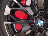 【BMWアロイホイル】軽量かつ強度に拘ったアロイホイル。走行性能ポテンシャルを引き出す設計。車の足元を引き締めてくれる大きなポイントはアロイホイルです。