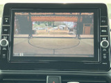 画面でテレビ映像を楽しめる装備です。停車中の休憩時間などに映像を視聴でき、車内で過ごす時間をより快適に活用したい方にうれしい機能となっています。