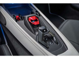 Fully electric and heated seats