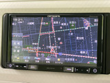 道路や周辺施設が表示された地図画面で、現在地や目的地までのルートを確認しやすいのが魅力です。見やすい画面を活用して、初めての場所へのお出かけも落ち着いて準備できます。