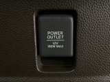 ★アクセサリーソケット★スマートフォンの充電等に使用できる便利な電源ソケット!使いやすい場所に装備されています。