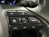 クルーズコントロールを装備。一定速度でのクルージングをサポートし、長時間の運転によるドライバーの疲労を軽減します。