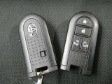 スマートキー。ドアの開錠施錠はドアノブに触れるだけ。センサーが感知して開錠施錠をしてくれます。