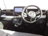 運転しながら、周囲がよく見えるおすすめのクルマです。フロントピラーを細くして前方視界を拡大し、右左折時の歩行者や交通状況に対する視認性を向上させています。