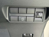 アイドリングストップで信号待ちなど停車時に自動的にエンジンストップ、ガソリン消費をセーブします。機能をON/OFFすることも可能です。