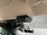 前後2カメラ純正ドライブレコーダー☆安心・安全な運転のためもはや必須の装備ですね♪