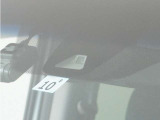 ◆Honda SENSING◆ カメラ等装置で精度の高い検知能力を発揮、安全運転を支援します。ステアリング上のコントローラーに注目!