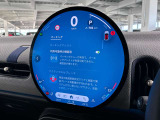デジタルスピードメーター、航空機のコックピット操作箇所と同じ配色で目が疲れにくいように設計されてます。