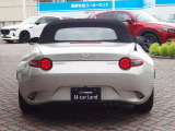 リアまわりのデザインや車幅感を確認できます。
