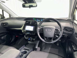 運転席まわりです。 各操作スイッチは使いやすい位置に配置されてます。