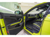 Floor mats with leather piping and double stitching