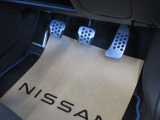 NISMO専用アルミ製アクセル・ブレーキ・クラッチペダル、フットレスト