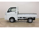 『トヨタ認定中古車』3つの安心を1台にセット!1.徹底した洗浄 2.車両検査証明書つき 3.ロングラン保証つき 全てをクリアした【安心】の証!詳しくスタッフまでお気軽にお問い合わせ下さい。