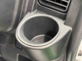 運転席ドリンクホルダー付いてます
