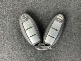 便利なインテリジェントキー2本、車両のアンサーバックも付いていますので、広い駐車場でもどこへ停めたか迷うことが少なくなります。