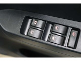 運転席はオート機能付のパワーウィンドウです!