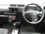 ぜひ展示車の運転席に座ってみてください。