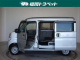 スライドドアは両側手動式です。