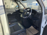 一度ご来店いただき運転席に座ってみてください!シートの座り心地や雰囲気なども感じて頂けます!