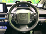 【純正革巻きステアリング】上質な革を使用することで、手にしっかり馴染みとても運転しやすいハンドルです♪