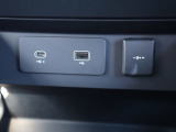 USB Type-C・Type-A入力端子を備えています。対応機器の接続に使えます。