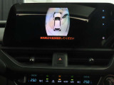 純正ナビ付です。もちろん車両後方を表示するバックガイドモニターが付いていて車庫入れ安心!