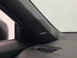 【BOSEプレミアムサウンドシステム】12個の高性能スピーカーを車室内に配置。迫力の重低音をお楽しみいただけます。