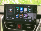 タッチ画面にナビや電話、オーディオなどのメニューが並び、使いたい機能を見つけやすい構成です。表示が整理されており、日常の移動や車内での音楽再生に便利です。