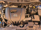 「SKYACTIV-G(ガソリン)」は、規格外の高圧縮を実現し、世界のエンジン技術者に驚きを与えました。さらに、それを維持したままノッキングの発生を抑え、熱効率を向上、走りにも寄与したエンジンです。
