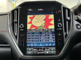 テレビ番組を画面で楽しめる装備を備えており、停車中の待ち時間も映像を見ながら過ごせます。番組情報や選局メニューも表示され、見たいチャンネルを選びやすい画面構成です。