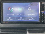 目的地検索や情報設定、電話メニューなどを画面から選べるナビゲーションを装備。必要な項目を確認しやすく、道案内や車内での各種操作に活用できます。日々のお出かけを支える便利な装備です。