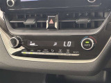 オートエアコンは温度を設定するだけで、自動で風量などを設定してくれます。運転しながら操作も必要ないので、安全性も向上します。