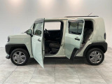 お客様にぴったりなおクルマをお選びいただけますように様々な展示車をご用意致しております!ダイハツの軽自動車だけではなく、他メーカー車やコンパクトカー・ミニバンなども数多く取り揃えております!