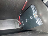 ETC車載機は助手席側のグローブボックス内部に取り付けられております。盗難防止に役立ちますし、邪魔になる事にもなりません!