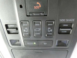 電動スライドドアのスイッチで車内からもスライドドアの開閉ができます。イージークローザー機能で半ドアになることも防止してくれます。