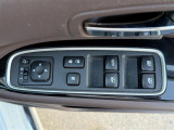 【パワーウインドウ】運転席のスイッチで、各席の窓ガラスの開閉ができます!あると便利ですよね!