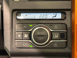 車内空調は&rdquo;AUTOエアコン&rdquo;にお任せ。運転に集中出来ますよ!