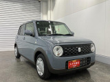 車内は内装デザインやインテリアがお部屋のような落ち着きのある空間