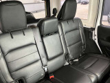 可倒式リアシートやリバーシブル高さ調整機能付きカーゴフロアなど、より多くの荷物を積載するために工夫された機能的なインテリア。
