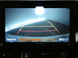 バックガイドモニターで、後方を確認しながら安心して駐車することができます。運転初心者も熟練者も必須の機能ですよ!