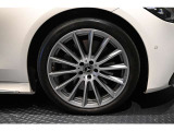 メルセデスの認定中古車「サーティファイドカー」では、万一お車が故障した場合も、ご購入後1年間もしくは2年間※は走行距離にかかわらずメルセデス・ベンツ正規サービスネットワークで無料修理いたします