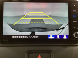 バックでの車庫入れも安心です!リアカメラが付いているバックモニター付のナビを装備しております。操作線もついており距離感も画面から確認できます。