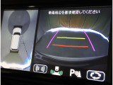 前後左右4つのカメラを合成して上から見ているような感覚で駐車を行っていただけます♪ 切り替えスイッチであらゆるカメラモードに切り替えが可能です!