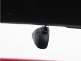 ◆リアにもドライブレコーダーを装備しております◆映像・音声などを記録する自動車用の装置です。もしもの事故の際の記録はもちろん、旅行の際の思い出としてドライブの映像を楽しむことができます。