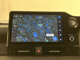 いまや必須装備「ナビゲーション」搭載!知らない場所にスイスイッとドライブ。もう、これなしではハンドルを握れませんね!でも運転中の操作は危険ですのでご注意ですね☆