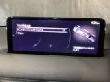 ハンドル操作をアシストすることにより車線からの逸脱回避を支援します。
